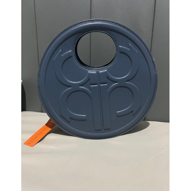 MONA BAG NADA PUSPITA