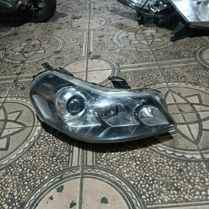 Lampu Depan SX4 X-OVER KANAN