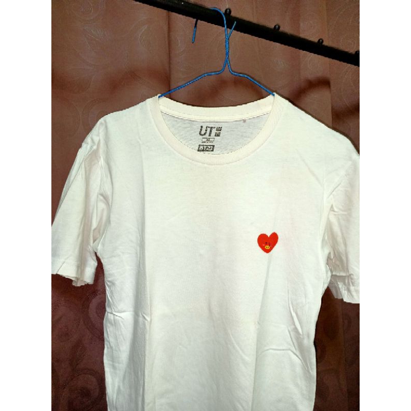 [ BAJU PRELOVED ] Kaos Uniqlo x BT21 UT Putih Tata