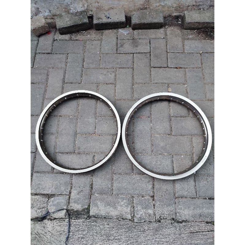 VELG AHRS dan BAROS, ORIGINAL LAWASAN RING 17