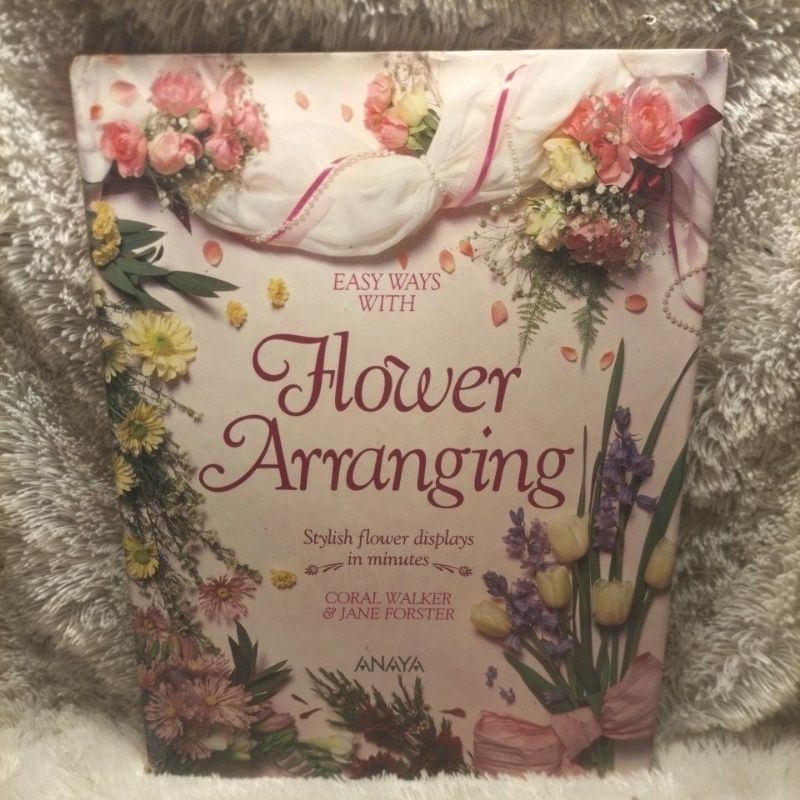 

flower arranging hardcover