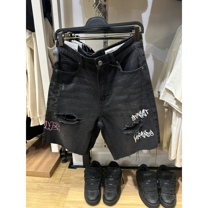 Celana Jeans Pendek Cowok Bershka
