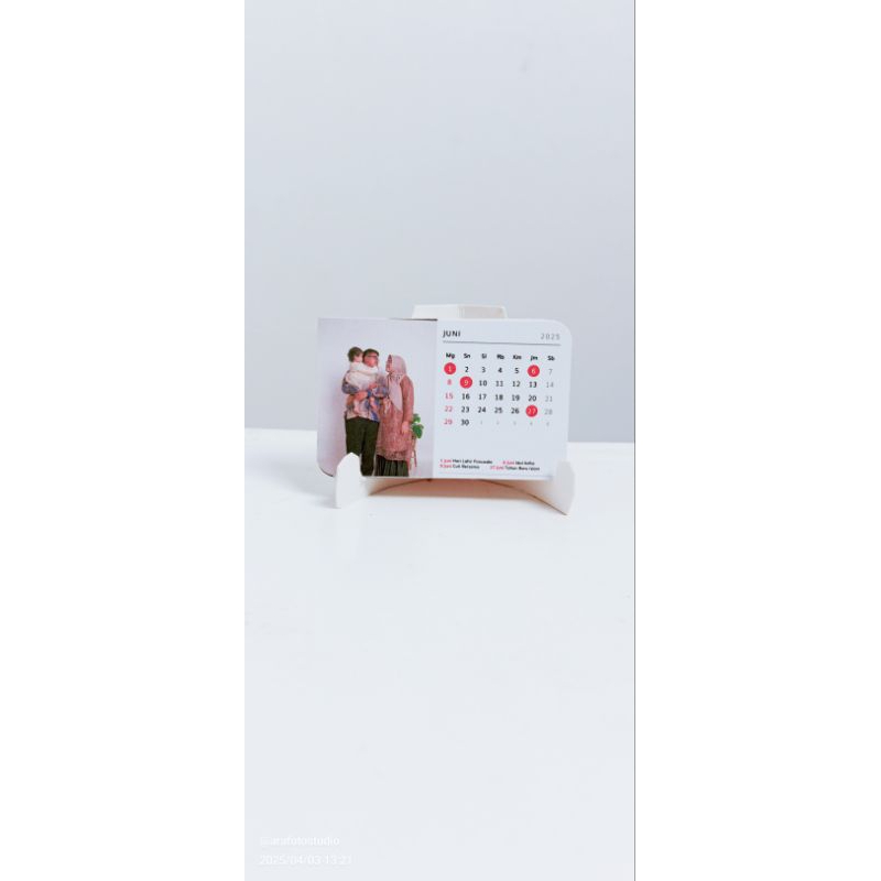 

Kalender Duduk Custom - Custom Foto dan Tanggal Spesial