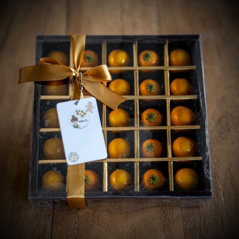 

HAMPERS NASTAR PREMIUM IMLEK LEBARAN NATAL HALAL PREMIUM HOMEMADE