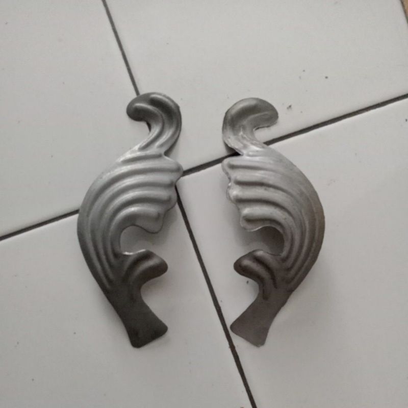KUDA LAUT ORNAMEN PAGAR BESI.