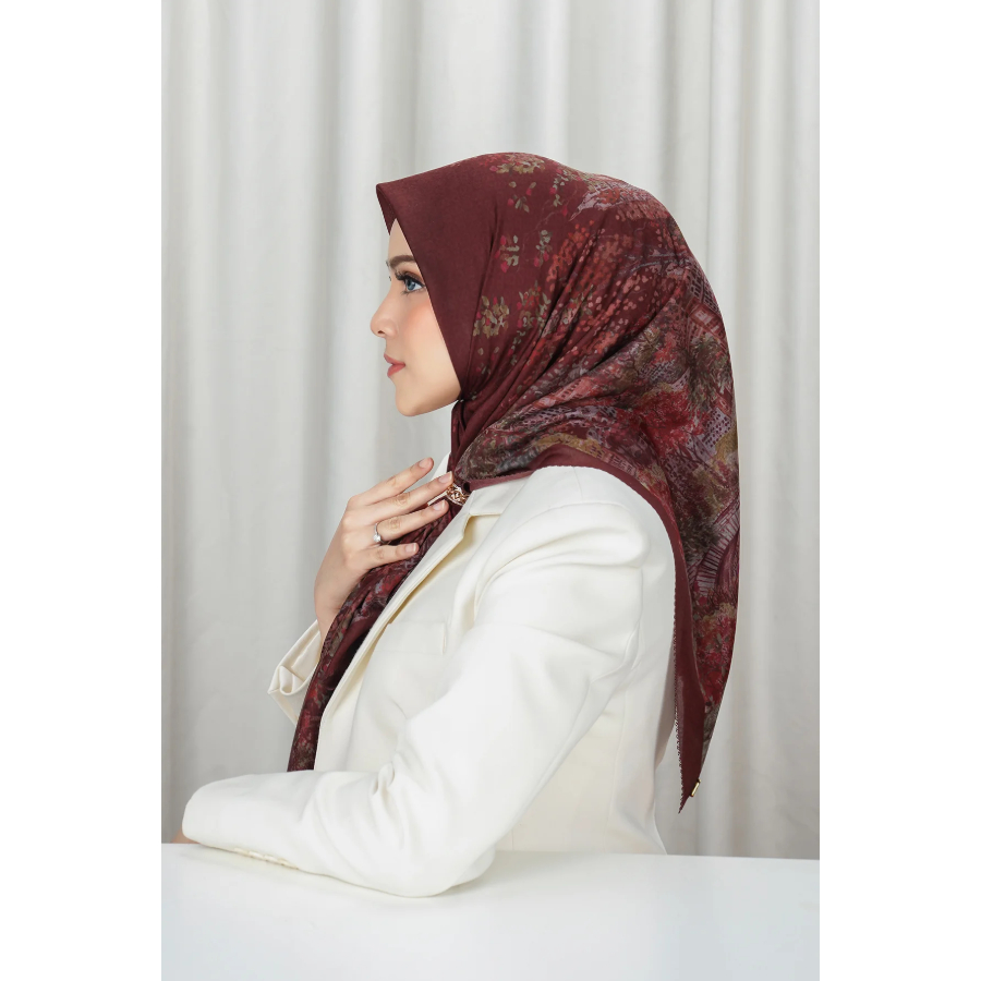 Buttonscarves x Allyssa Hawadi New York 4 Wisdom - Tolerance