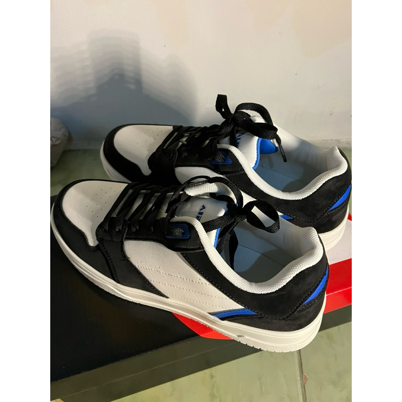(PRELOVED) airwalk sneakers uk 40