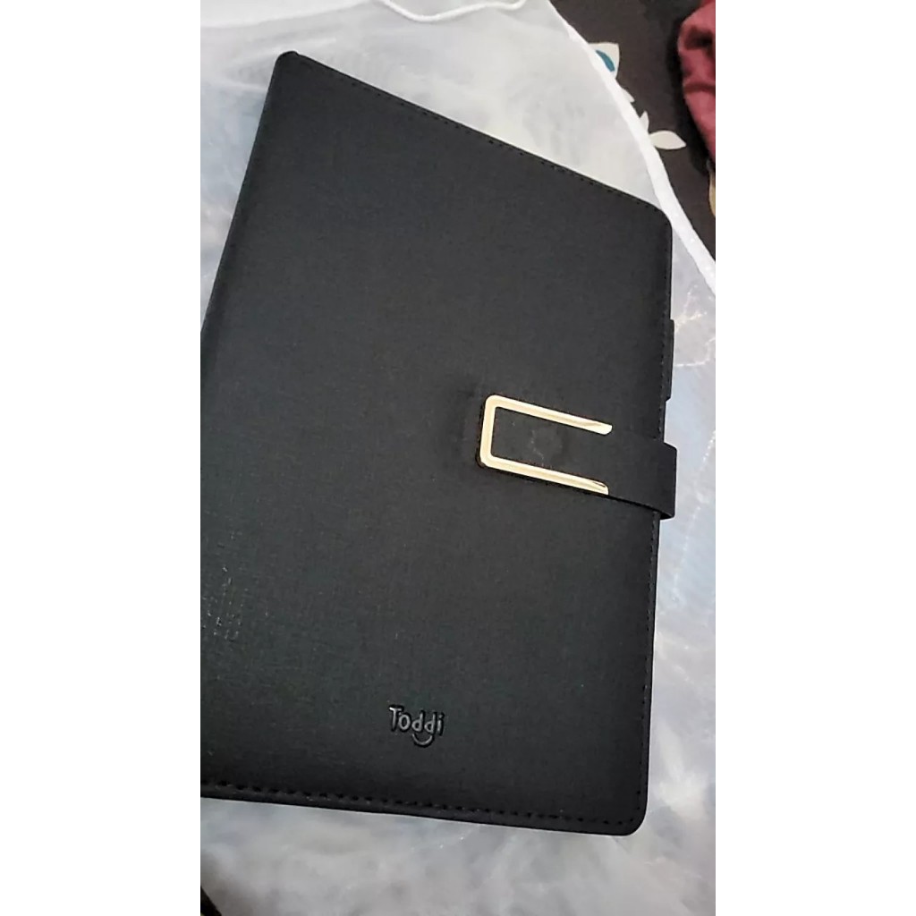 

Buku Jurnal Hardcover 68GSM 200 Halaman Grid Cover Kulit Berkualitas