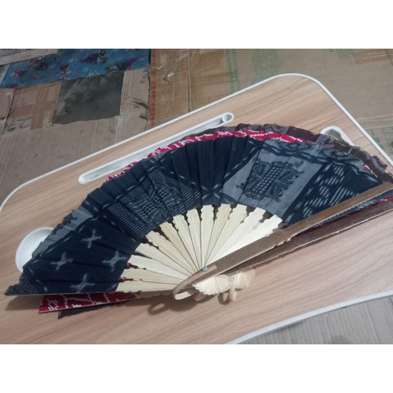 isi 12 kipas batik super jumbo souvenir pernikahan