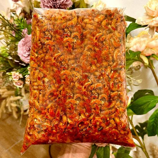 

Makaroni Cikruh 1 Kg Pedas Daun Jeruk Khas Bandung Snack Mamin