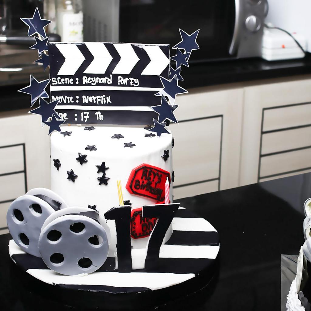 

Kue Ulang tahun/Birthday Cake/Kue Ultah tema Film/Kue Birthday jakarta/Kue Film/kue Birthday jakarta