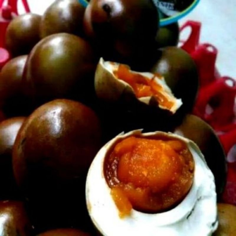 

10 TELUR ASIN BAKAR MASIR DAN BERMINYAK ASLI BREBES GURIH BIKIN NAGIH ISI 10 BUTIR