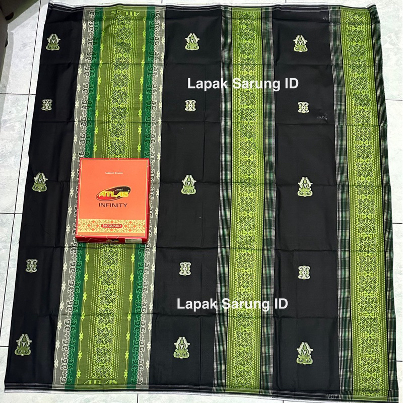 Sarung ATLAS Infinity Jacquard Warna Hitam Hijau 03