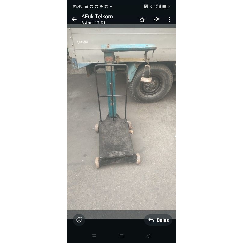 SECOND/BEKAS Timbangan duduk kayu merk STANDARD 300kg