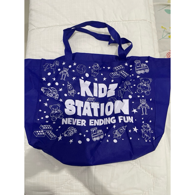 

goodie bag kids station