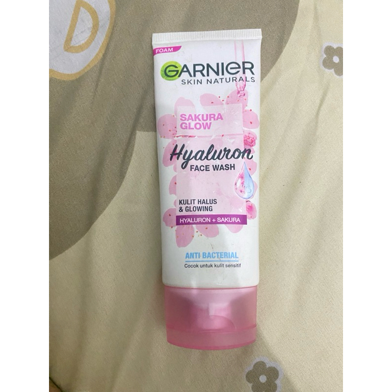 Face wash garnier sakura glow 100ml