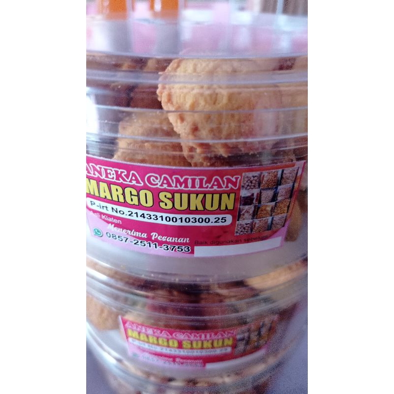 

Kue Nastar Hati Selai Nanas Toples