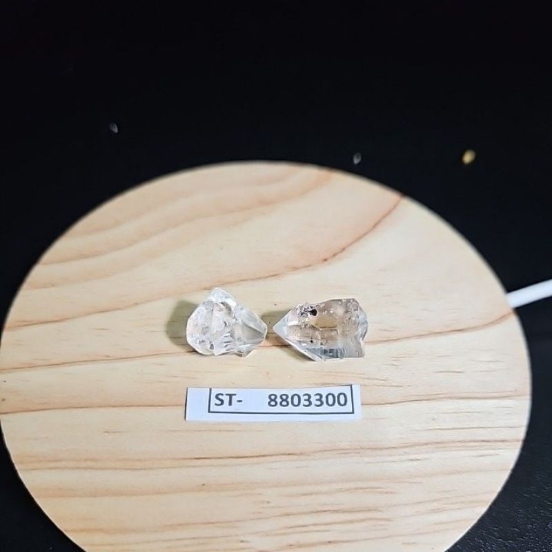 HERKIMER DIAMOND ROUGH NY BATU ASLI
