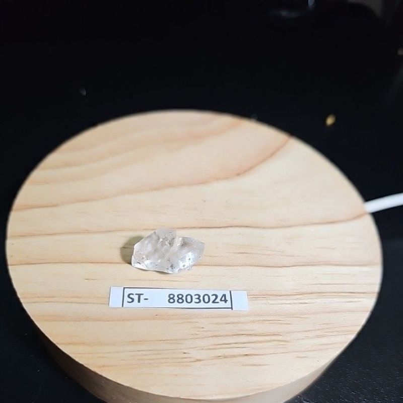 HERKIMER DIAMOND ROUGH NY BATU ASLI