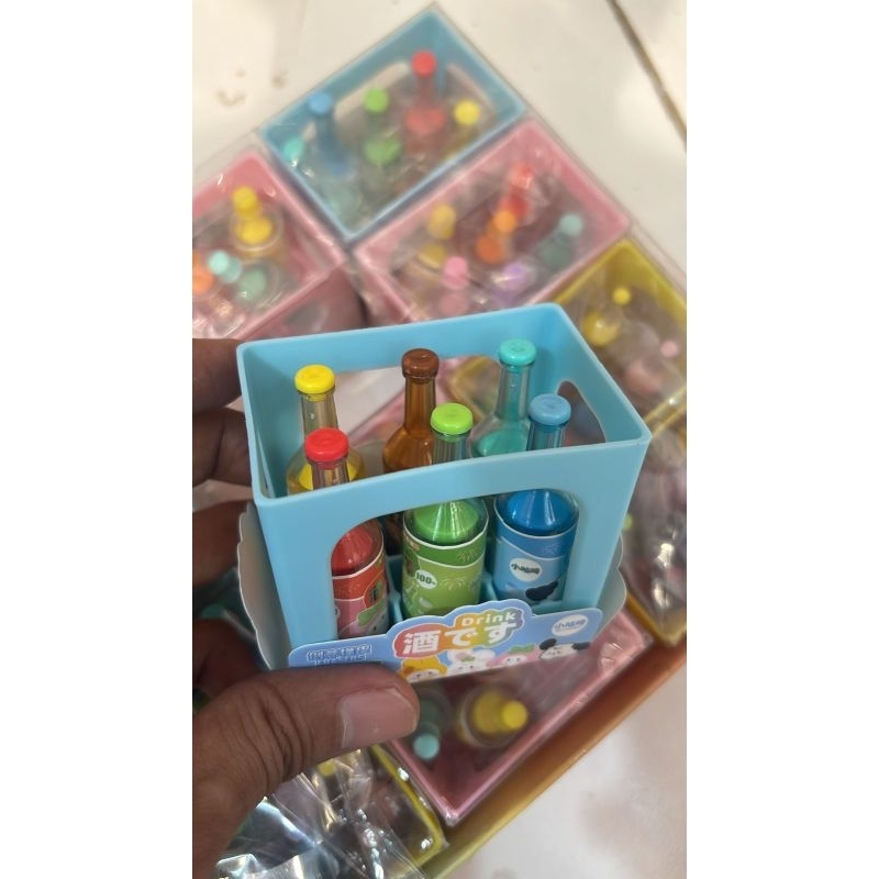 

1 BOX PENGHAPUS FIGURE DRINK PREMIUM ISI 12 KRAT ( 1 KRAT ISI 6 )