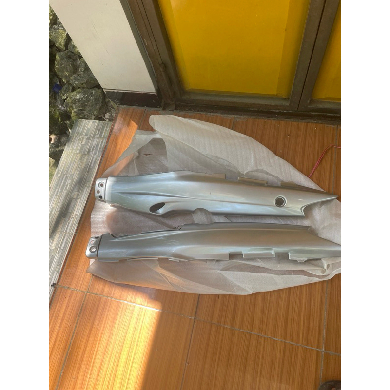 bodi belakang f1zr/vega silver original