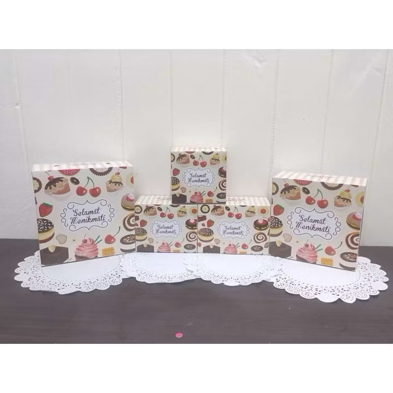Dus box nasi/kue. kardus nasi kotak. kardus uk 18x18.