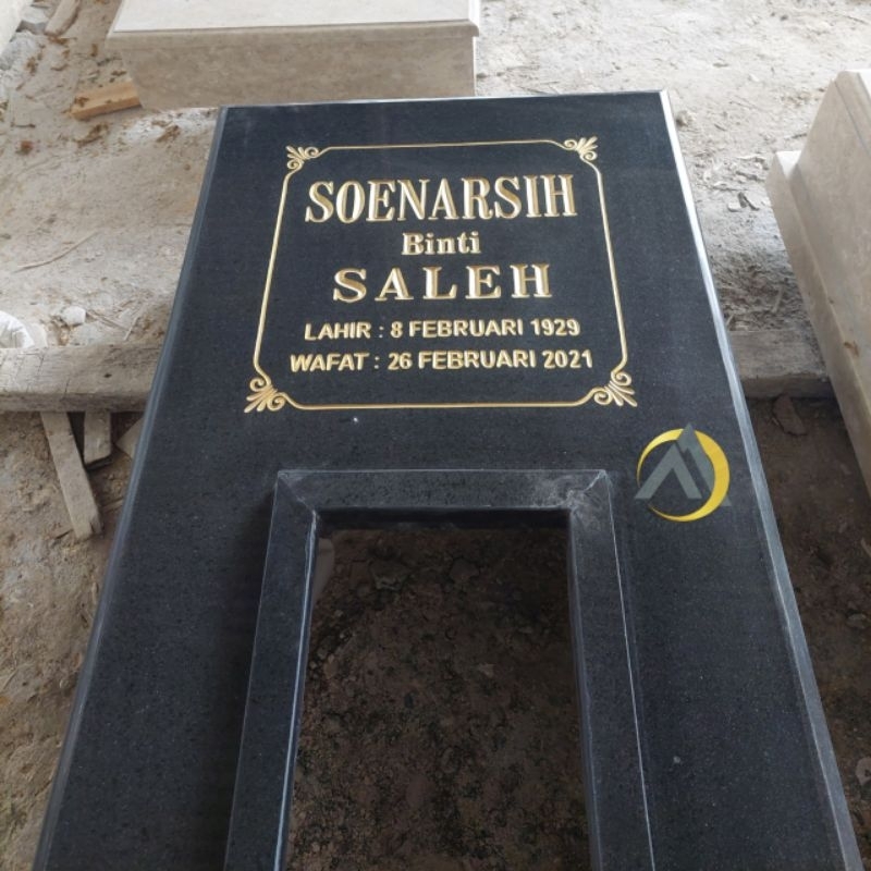 Kijing makam minimalis pondasi batu asli granit hitam glossy 160x60