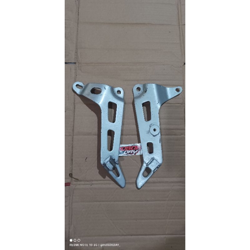 Postep Footstep Belakang Yamaha F1Z R Original Postep Foostep Bostep Pijakan Kaki Belakang Yamaha F1