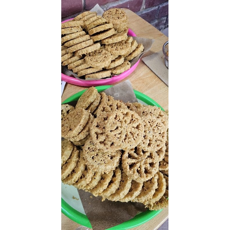 

Peyek Goyang Larima varian Udang Rebon Toples Besar
