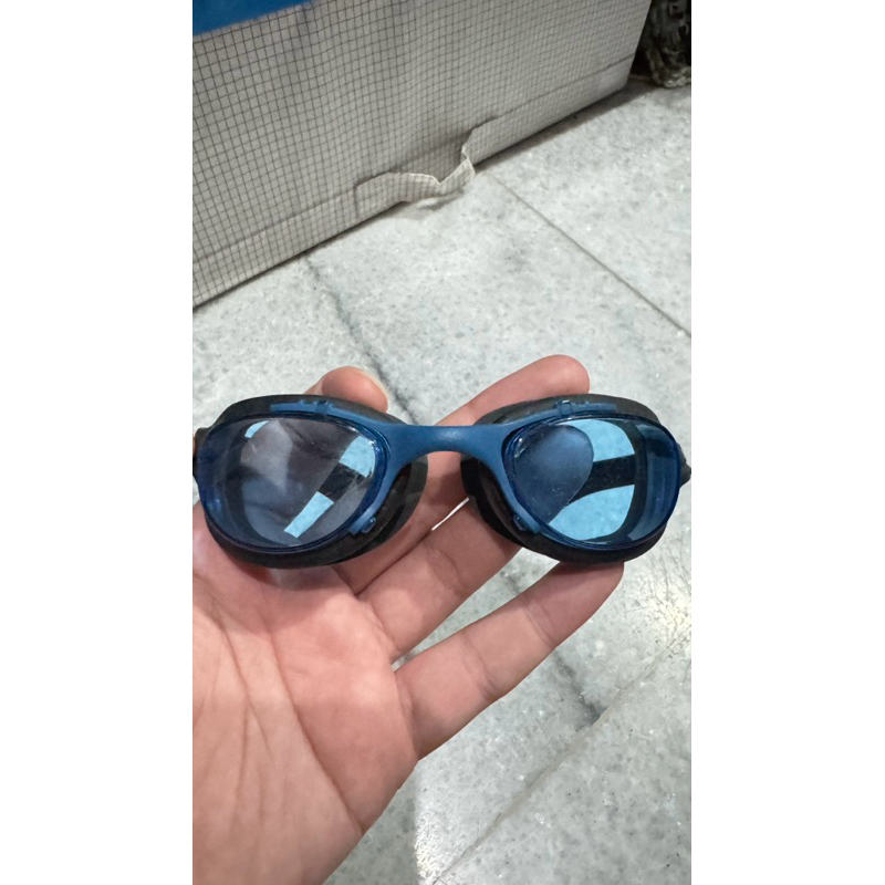 Kaca Mata Renang Merek Decathlon (Preloved)