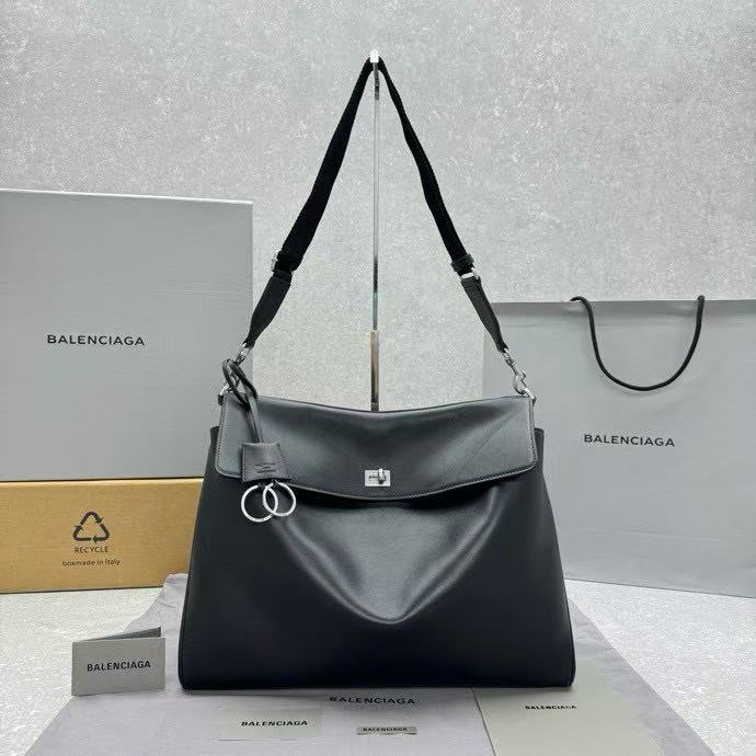 Balenciaga new messenger shoulder bag large/plain silver buckle 92892