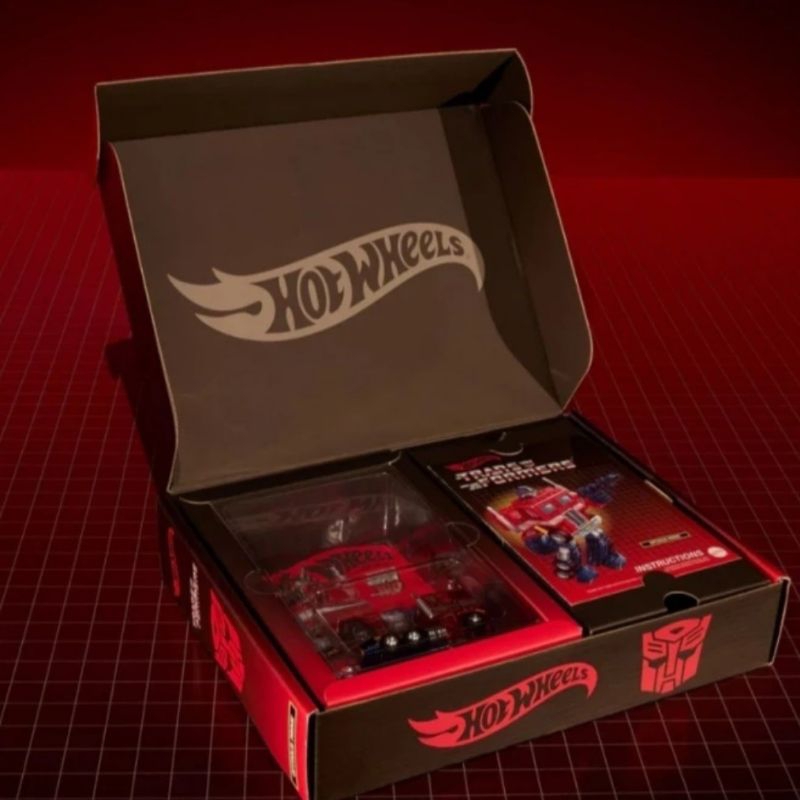 Hot Wheels Optimus Prime Transformers