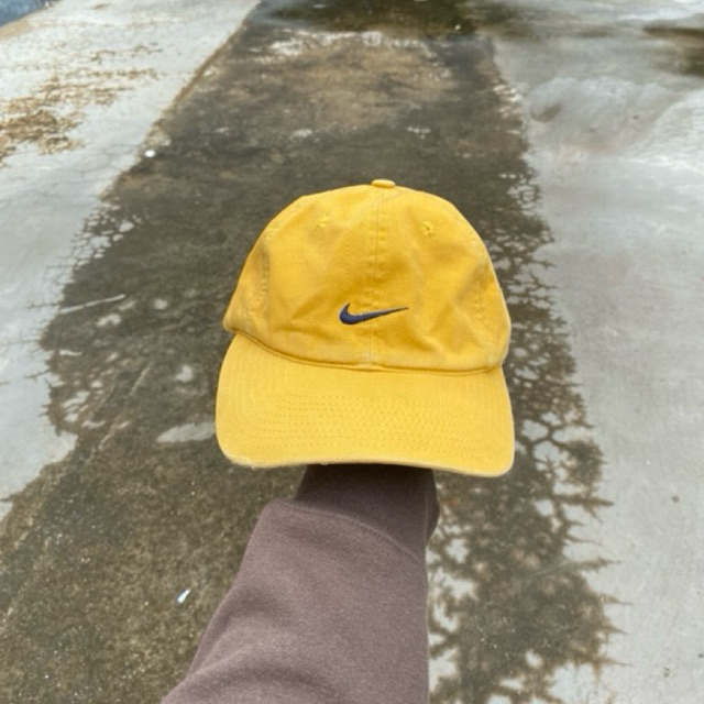 Topi Nike / Nike Vintage / Small Swosh / preloved / Nike Second