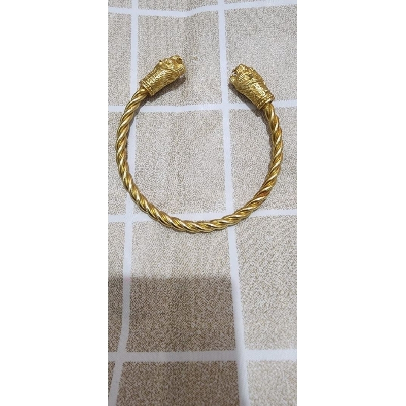 gelang macan amulet