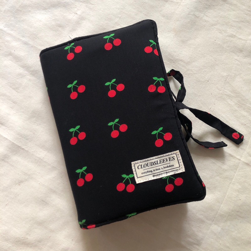 

[By Cloudsleeves] Book Cover / Sarung buku / Reading accessories / Bookish goods / Hardcover protectorv