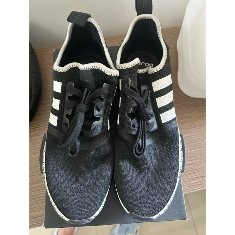 Nmd r1 triple black sepatu adidas