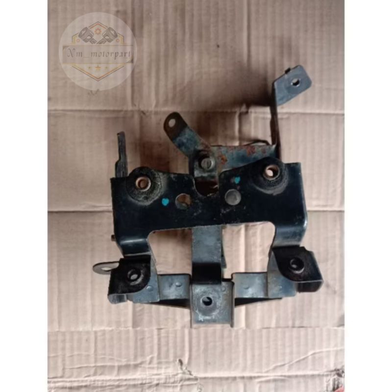 dudukan aki honda vario 110 ori copotan