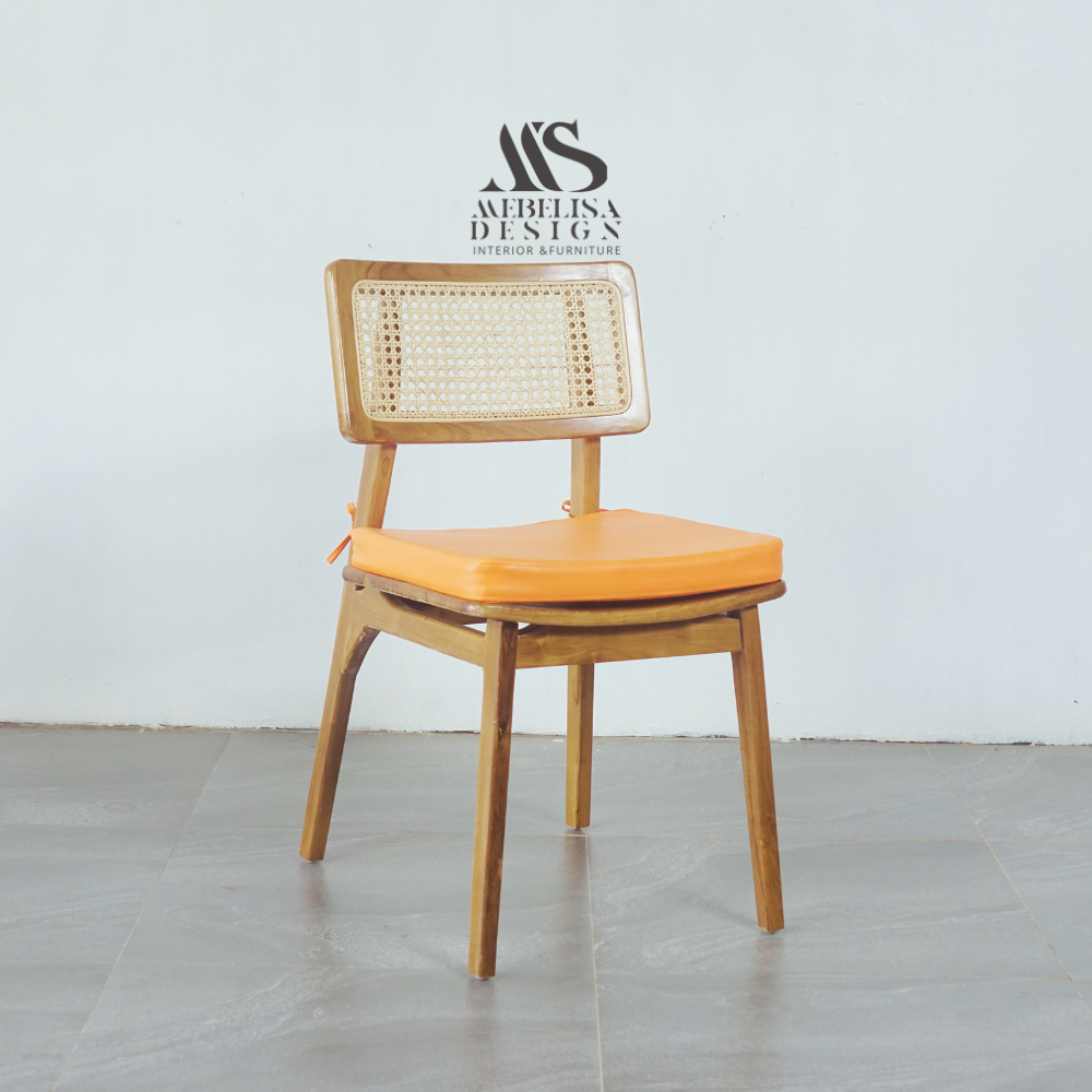 Kursi Makan Cafe Kombinasi Rotan Kayu Jati + Bantalan Duduk