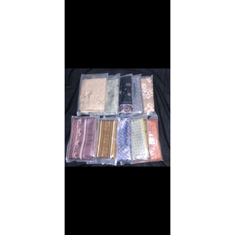 Segi Empat AZARA OSAKA MOTIF PRINTING