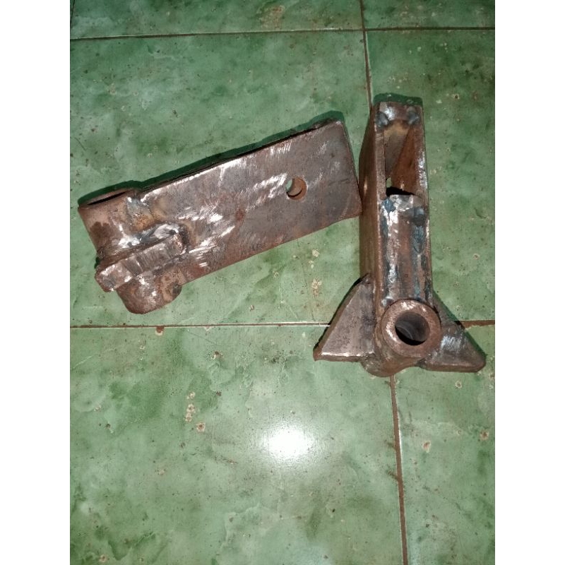 KEPALA / MANUKAN BRAKET GARU TRAKTOR SAWAH