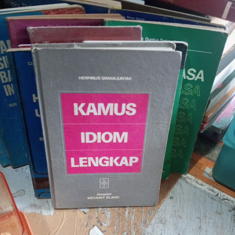 BUKU KAMUS IDIOM LENGKAP