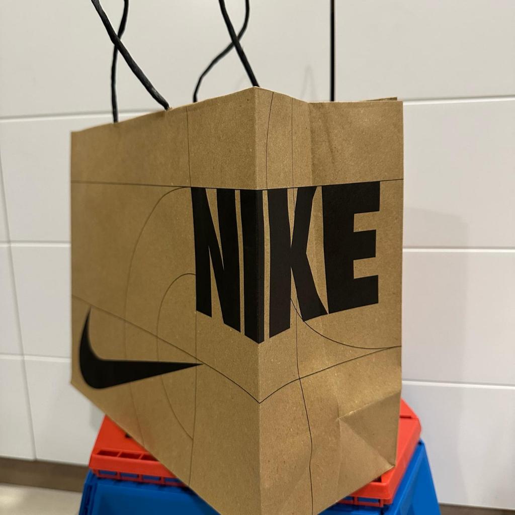 

Paperbag Nike original paperbag