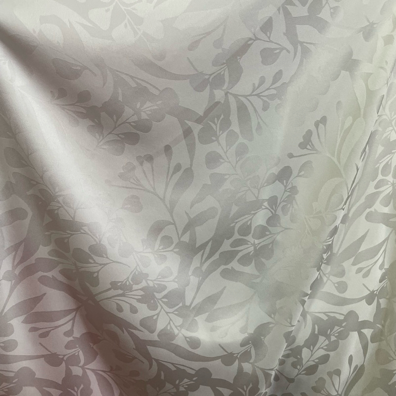 kain armany silk jaguard embos - kain jaguard silk motif bunga impor - kain jaguard warna cream - dz