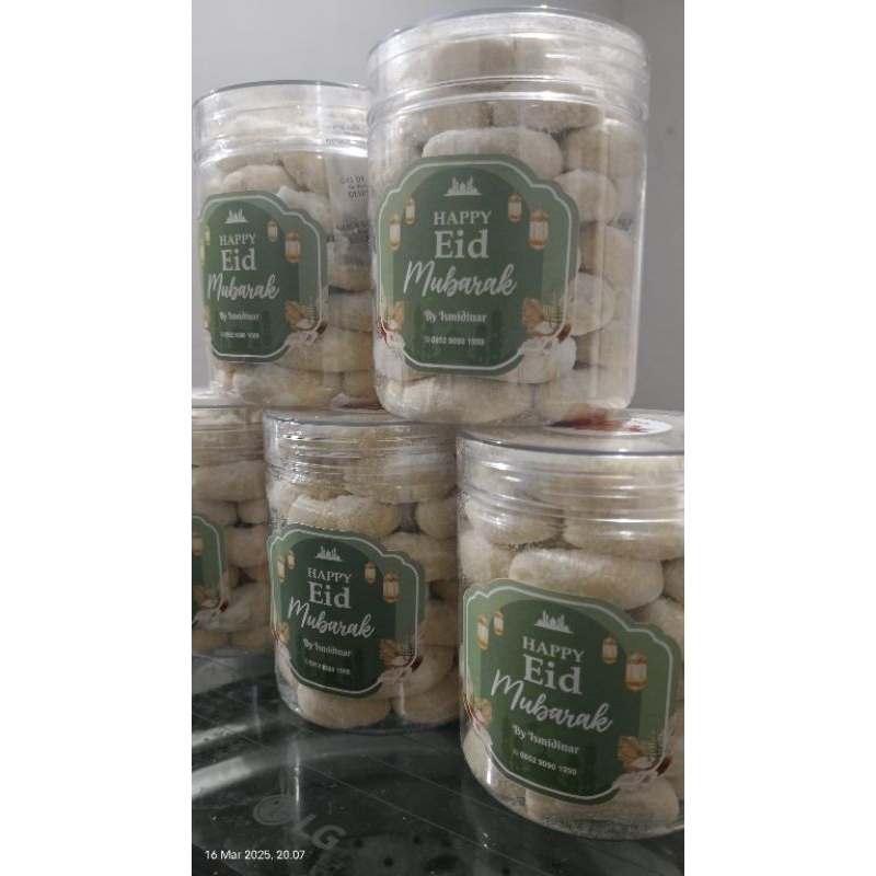 

PUTRI SALJU