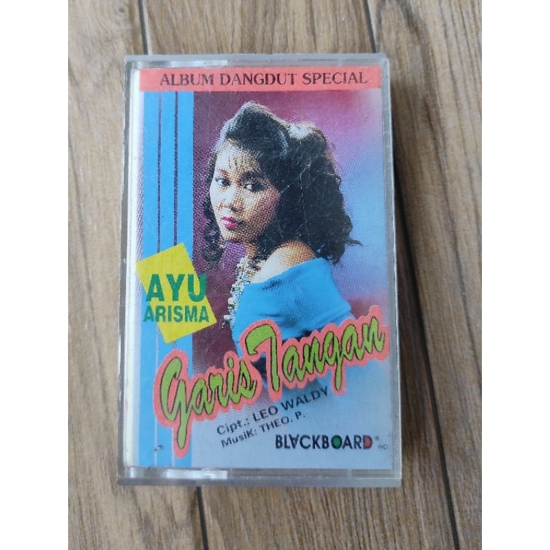 kaset pita AYU ARISMA "garis tangan"