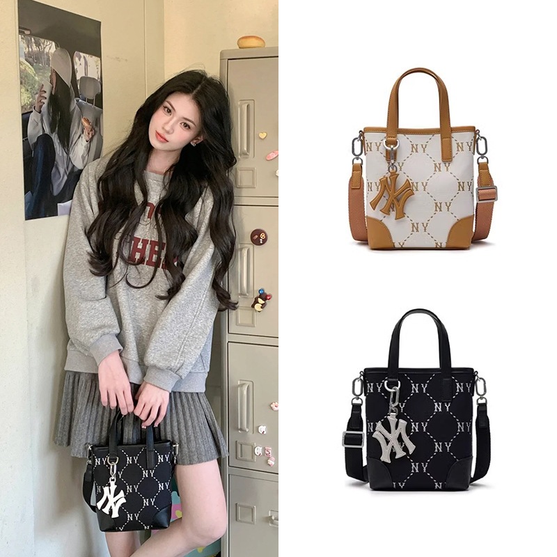 MV148132 Tas Selempang Mini Motif Monogram Import Dengan Gantungan