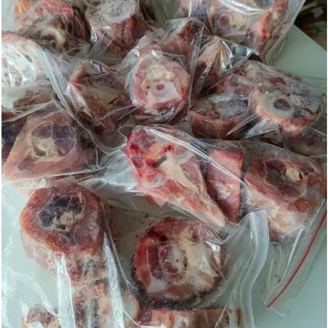 

OXTAIL BUNTUT SAPI 1KG CUTTING MIX