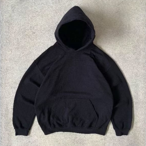 gildan heavy blend black boxy hoodie