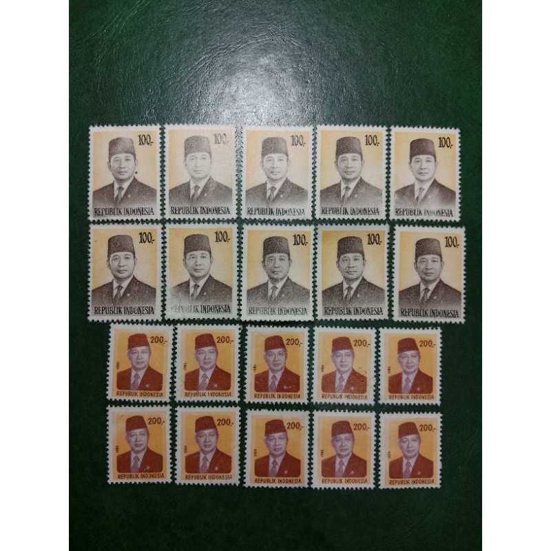 

Prangko Indonesia 20 Pcs campur Presiden Soeharto Tahun 1974/1980