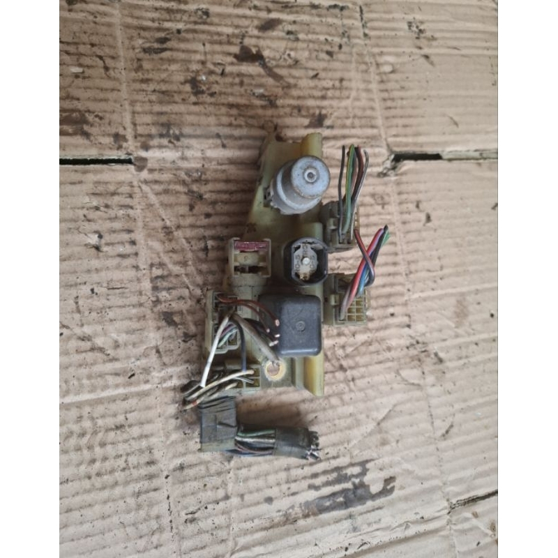 box relay fuse bagian interior corona st171 at171 2.0 88-93
